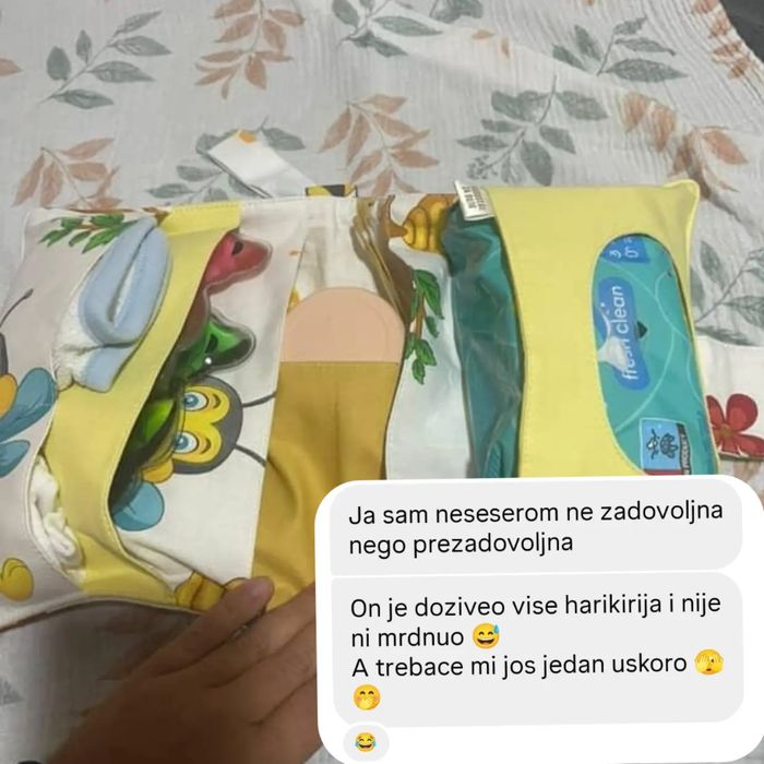 Neseser sa dezenom pčelica koji kupac pominje u poruci