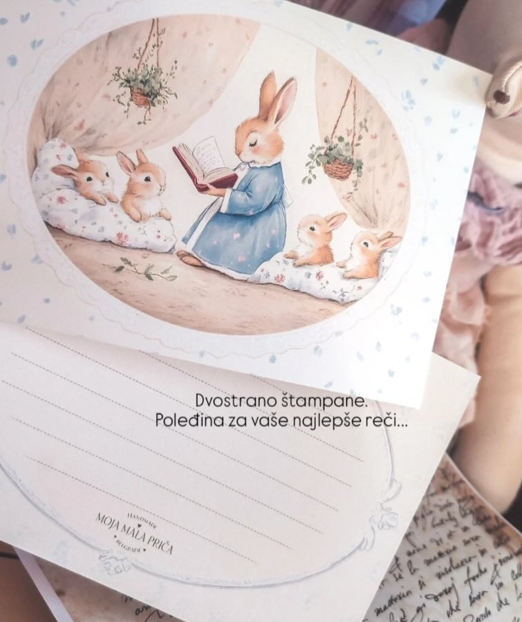 Dvostrano štampana čestitka sa zečevima koji čitaju